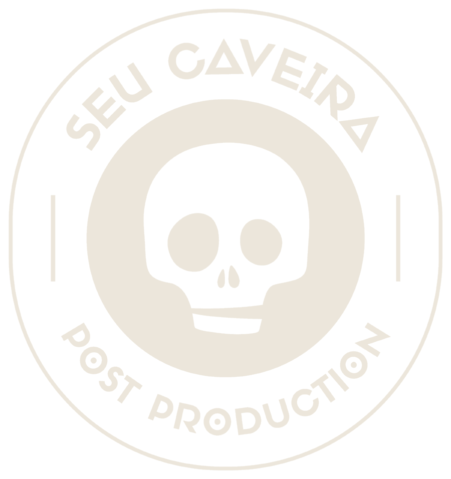 Selo da Seu Caveira: caveira ao centro, com os dizeres Seu Caveira Post Production